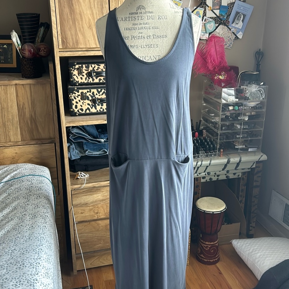 Treasure & Bond Blue Stretch Midi Tank Dress with Pockets - Large